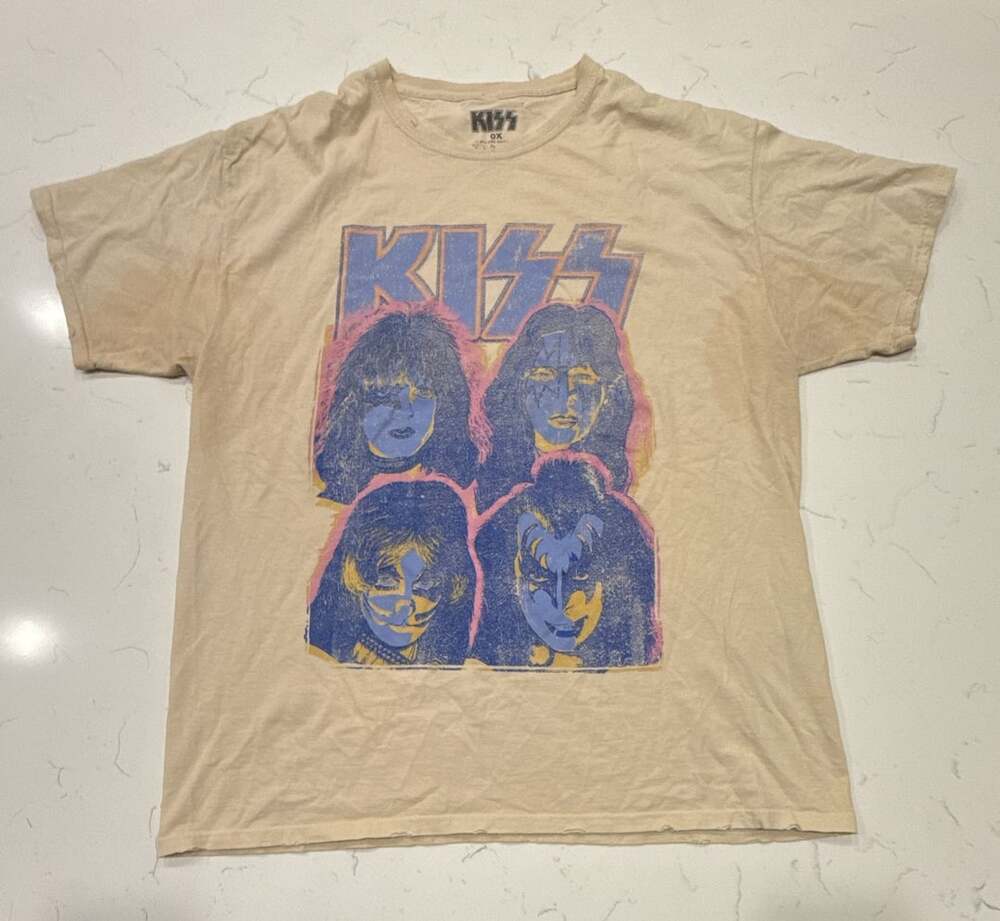 KISS Band T Shirt Size 0X Beige Graphic Concert Tee Rock Music Top